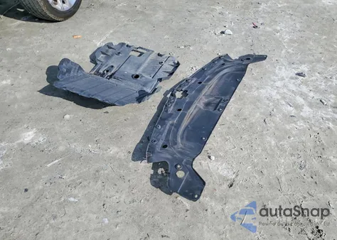 2018 Cadillac Escalade Premium Luxury z USA, uszkodzony, nr VIN 1GYS3CKJ8JR260404